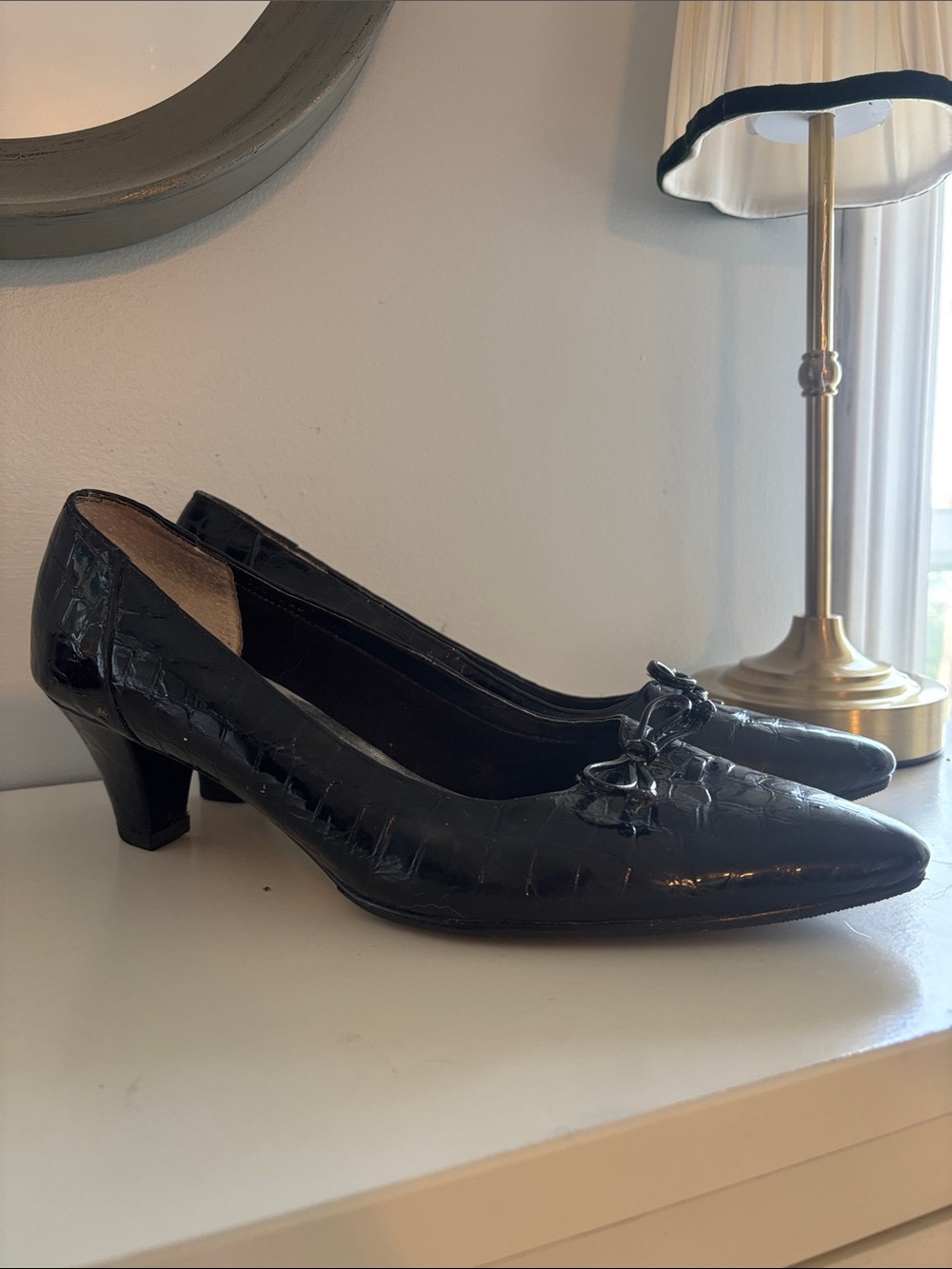 Emu Black Croc-Embossed Pointed Toe Pumps